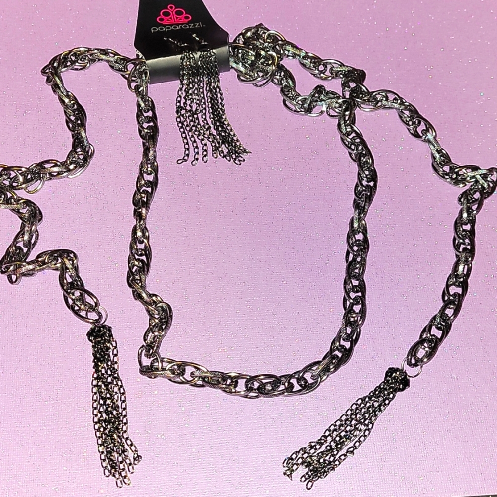Paparazzi Necklace/Belt Black metal